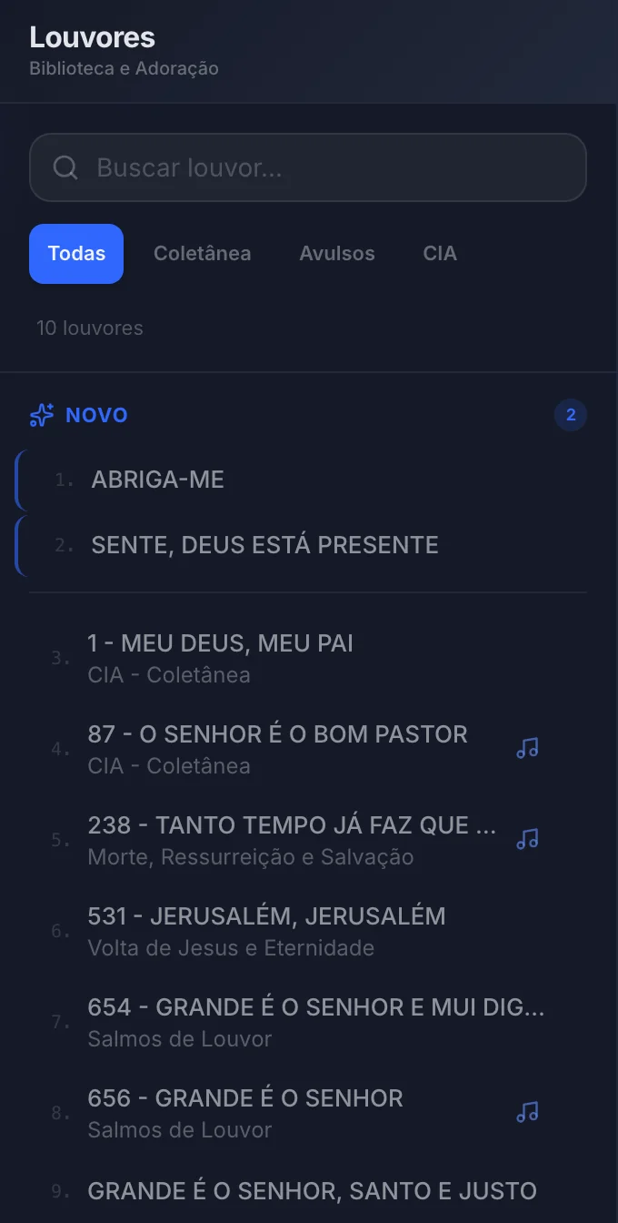 Lista de louvores com a seção Novo no topo, alguns louvores com o ícone de áudio e o contador de louvores abaixo dos filtros.